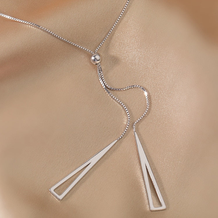 Geometric Grace Necklace - Minimalismo con un Tocco di Eleganza