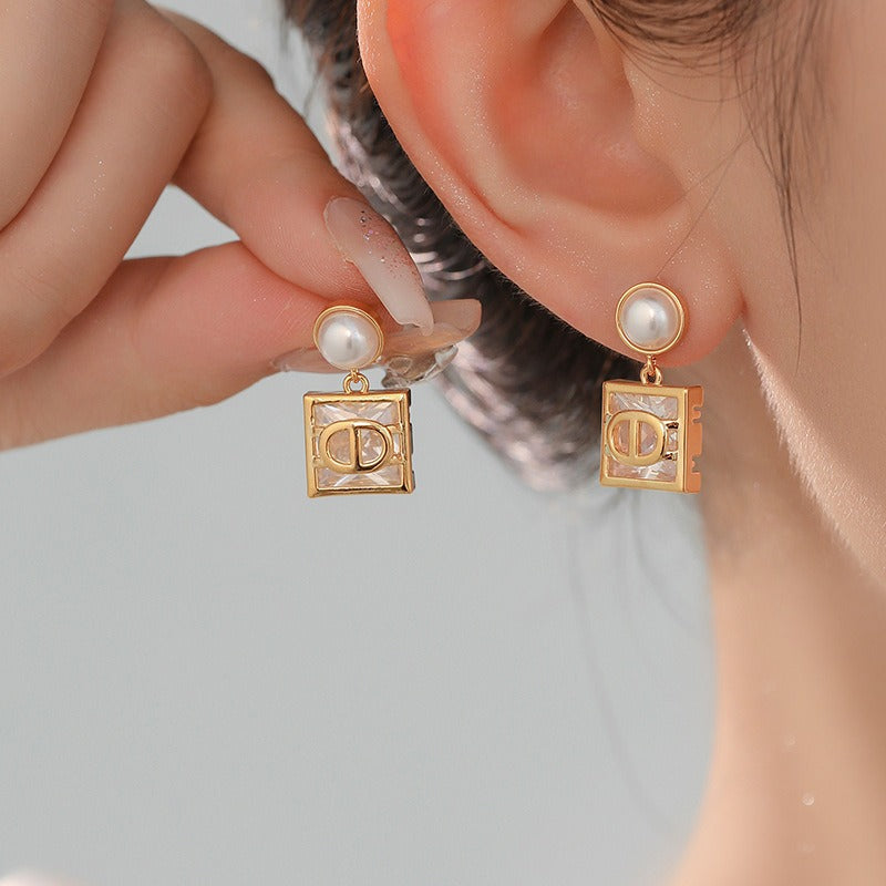 Orecchini Quadrati con Zirconi e Perla in Stile Light Luxury