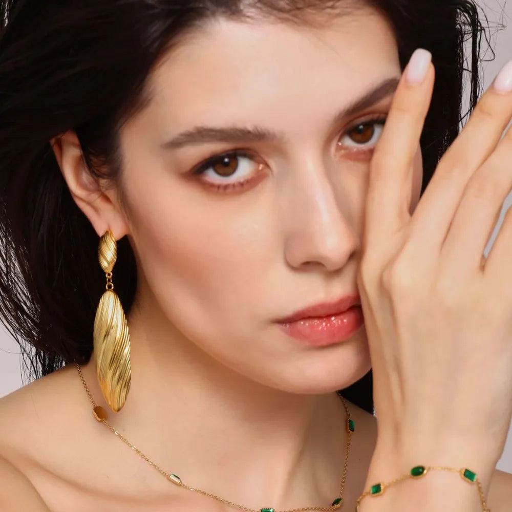 Orecchini Pendenti in Acciaio Inossidabile – L'Eleganza che si Muove con Te