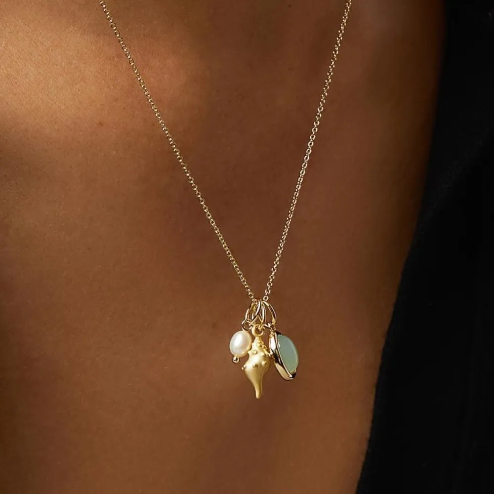 Collana con Ciondolo Conchiglia e Cristallo Naturale Placcata Oro 14K