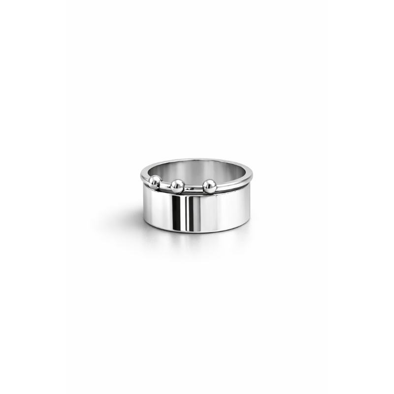 Anello Silver Elegance – Minimal, luminoso, pensato per brillare ogni giorno