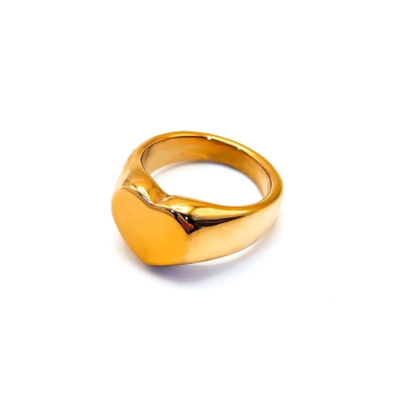 Golden Punk Ring: minimal fuori, ribelle dentro