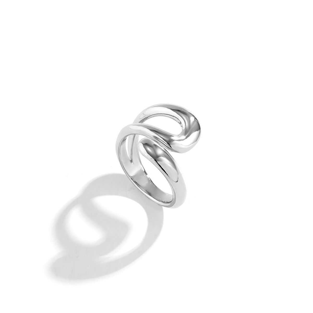 Anello Geometrico Aperto: L’Abbraccio Metallico che Celebra la Tua Unicità