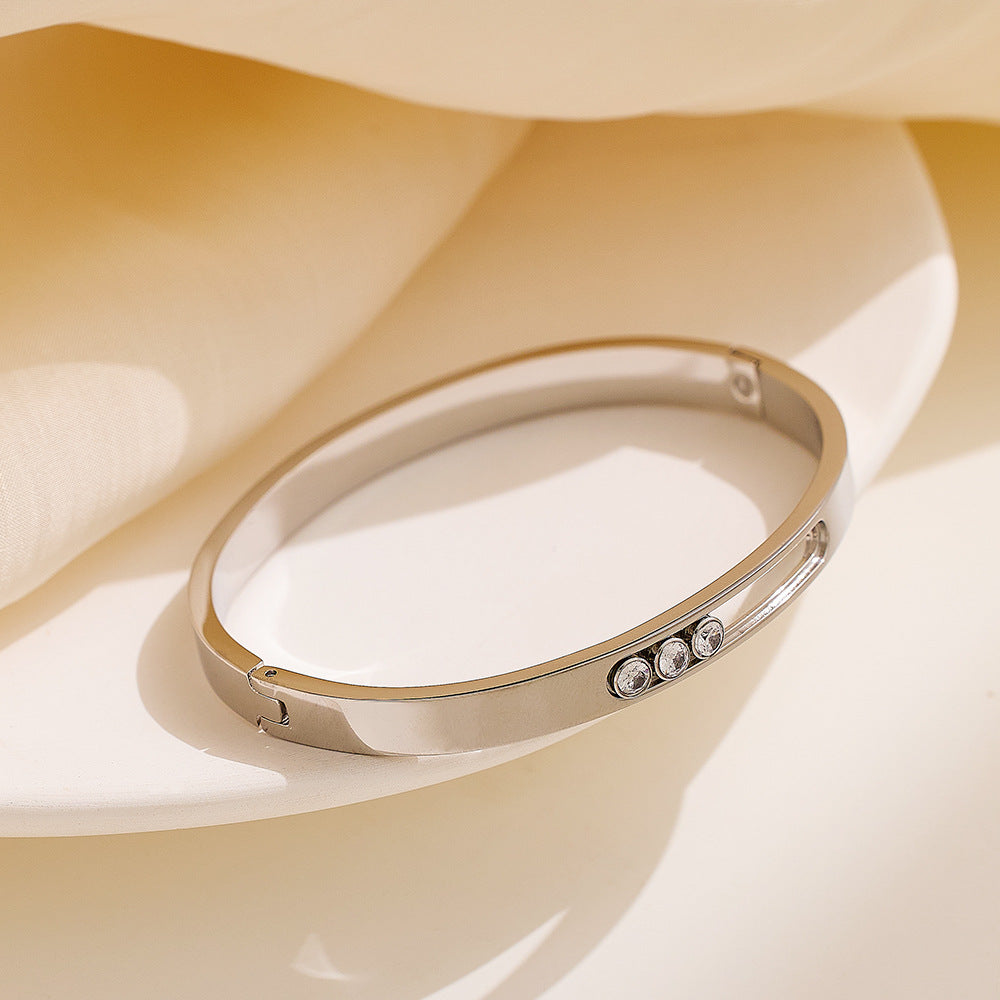 Celestial Charm Bracelet - Eleganza Moderna con un Tocco di Lusso