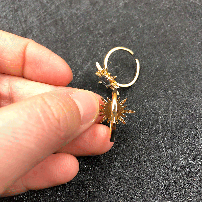 Anello Vintage Sole e Luna con Cristalli - Magia Geometrica Unisex