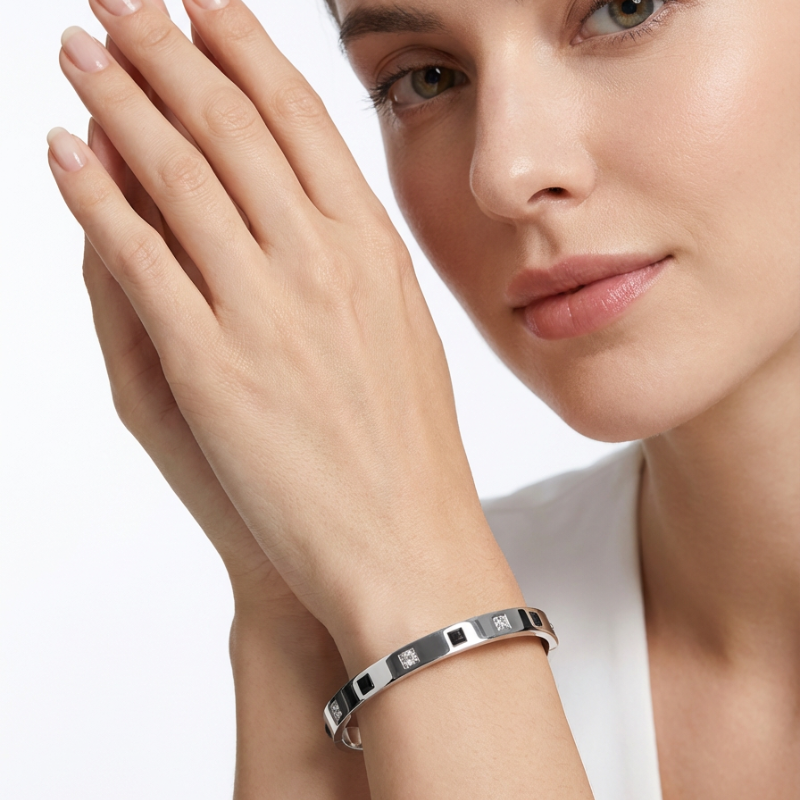 "Linea Magnetica" – Bracciale con anima architettonica