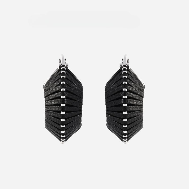 Orecchini Rotondi con Corda in Pelle e Ago in Argento 925