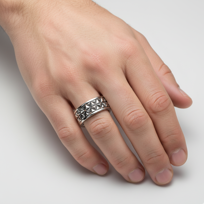 Scudo di Mare – Anello Architettonico in Argento e Dettagli Oro Rosa