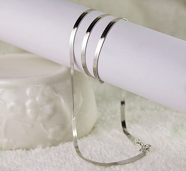 Urban Snake Chain - Eleganza Metallica senza Confini