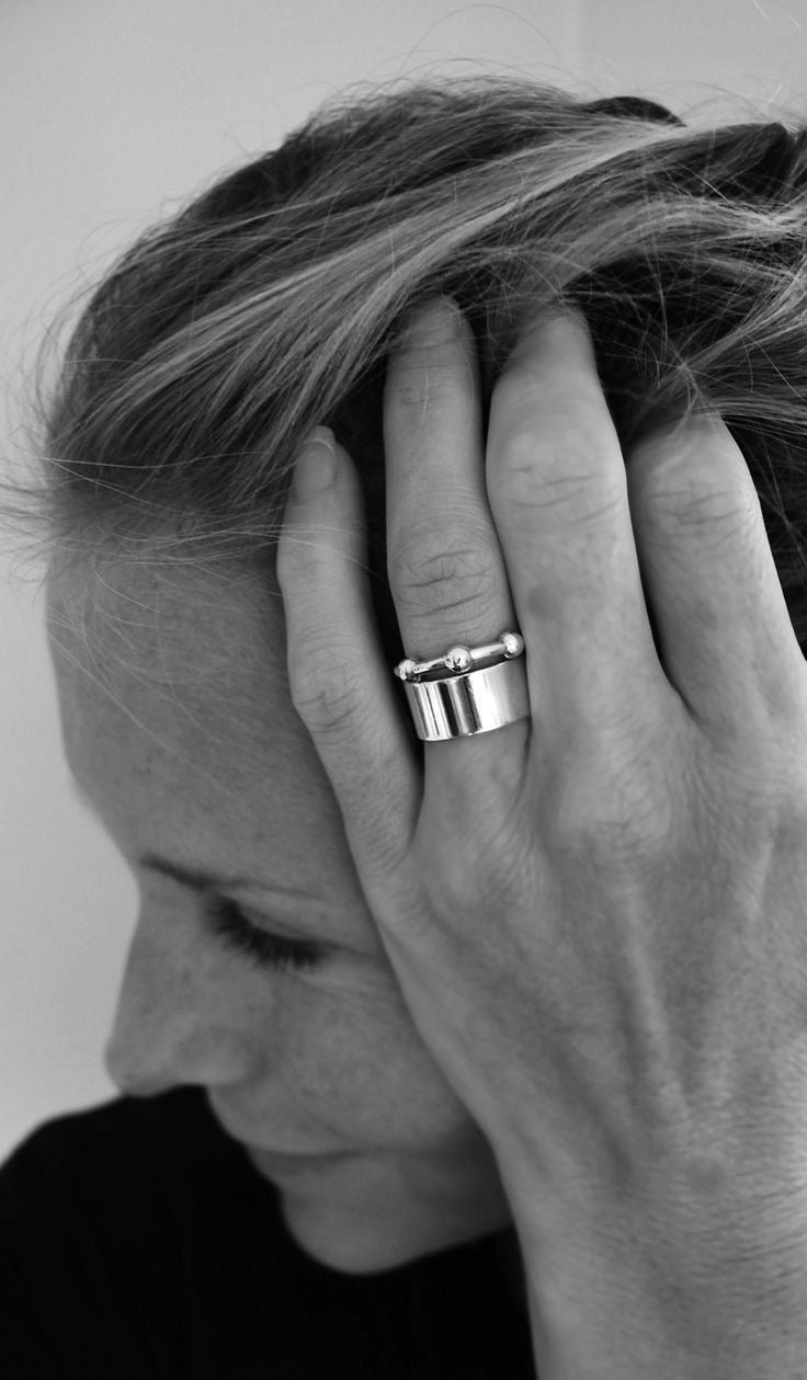 Anello Silver Elegance – Minimal, luminoso, pensato per brillare ogni giorno