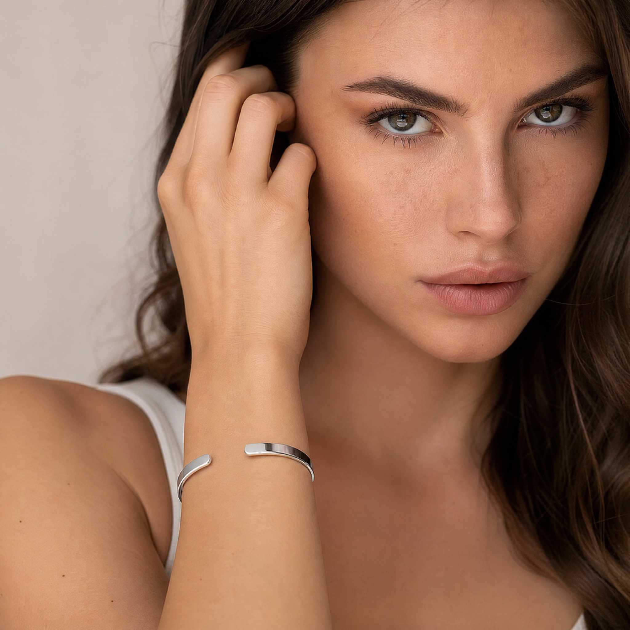Titanium Cuff – Forza, Luce, Essenza