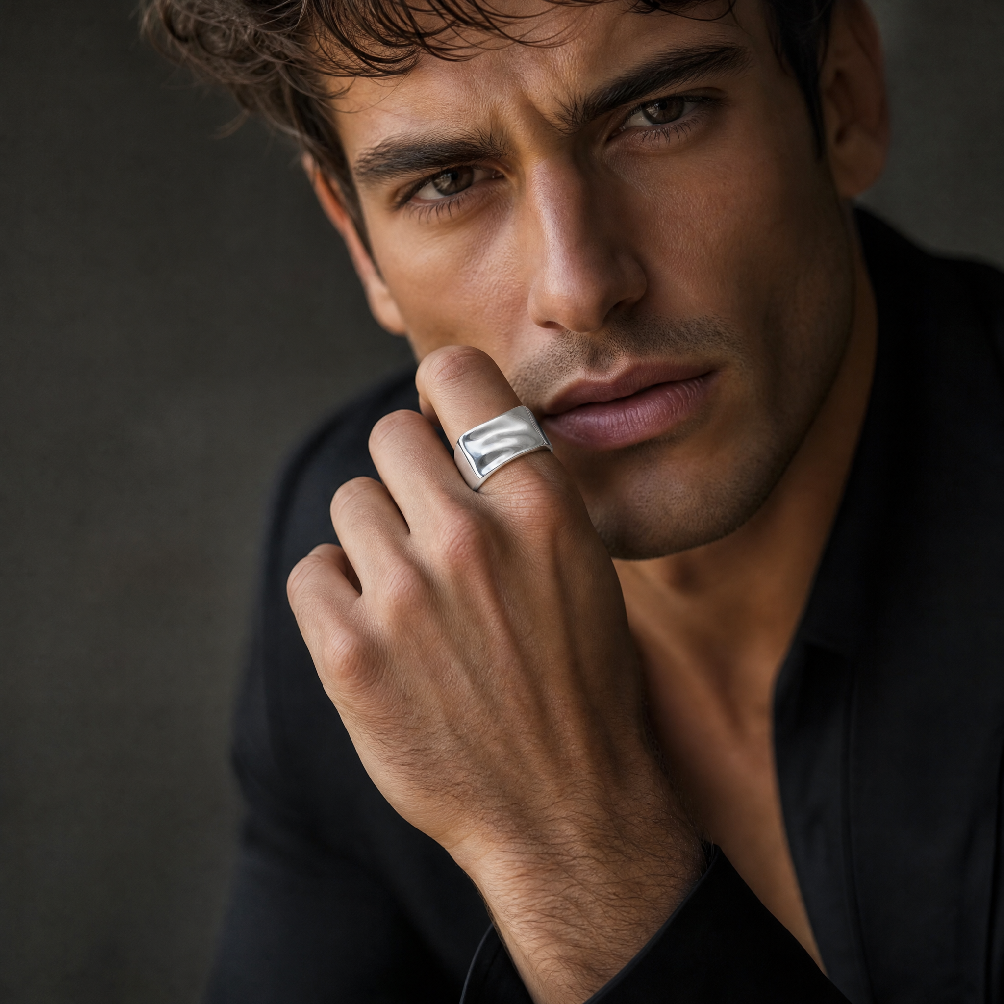 Anello Estellamare – Eleganza scolpita nell’argento