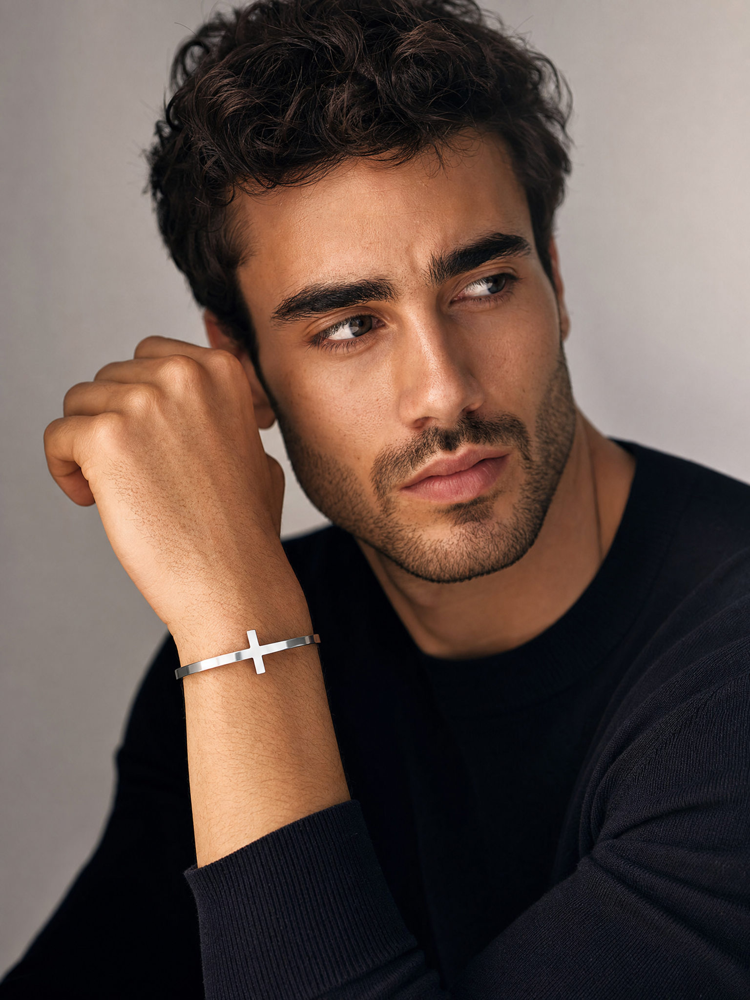 Il Bracciale Cross in Acciaio Indistruttibile