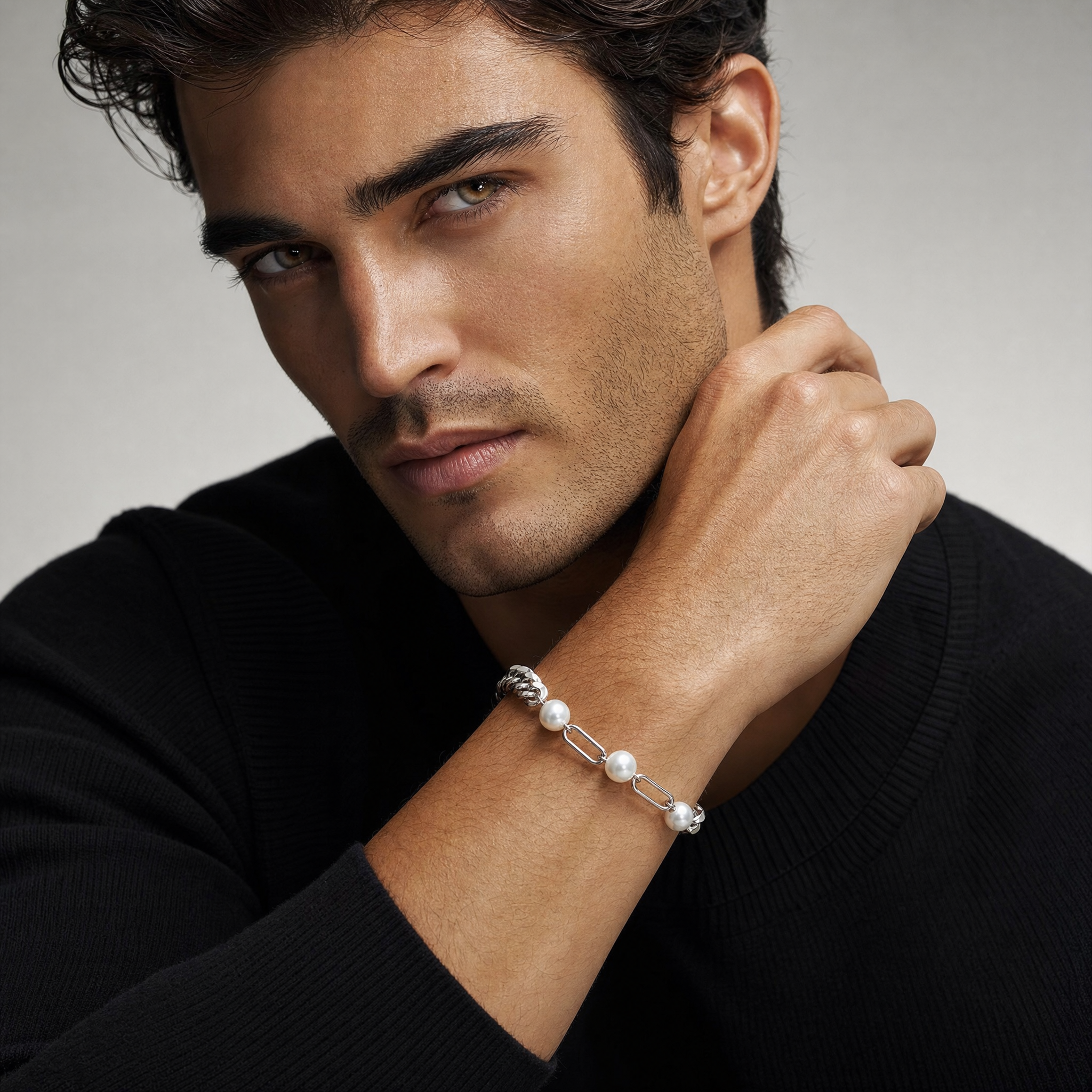 Eleganza Fusion: Il Bracciale Pearl Spliced Cuban