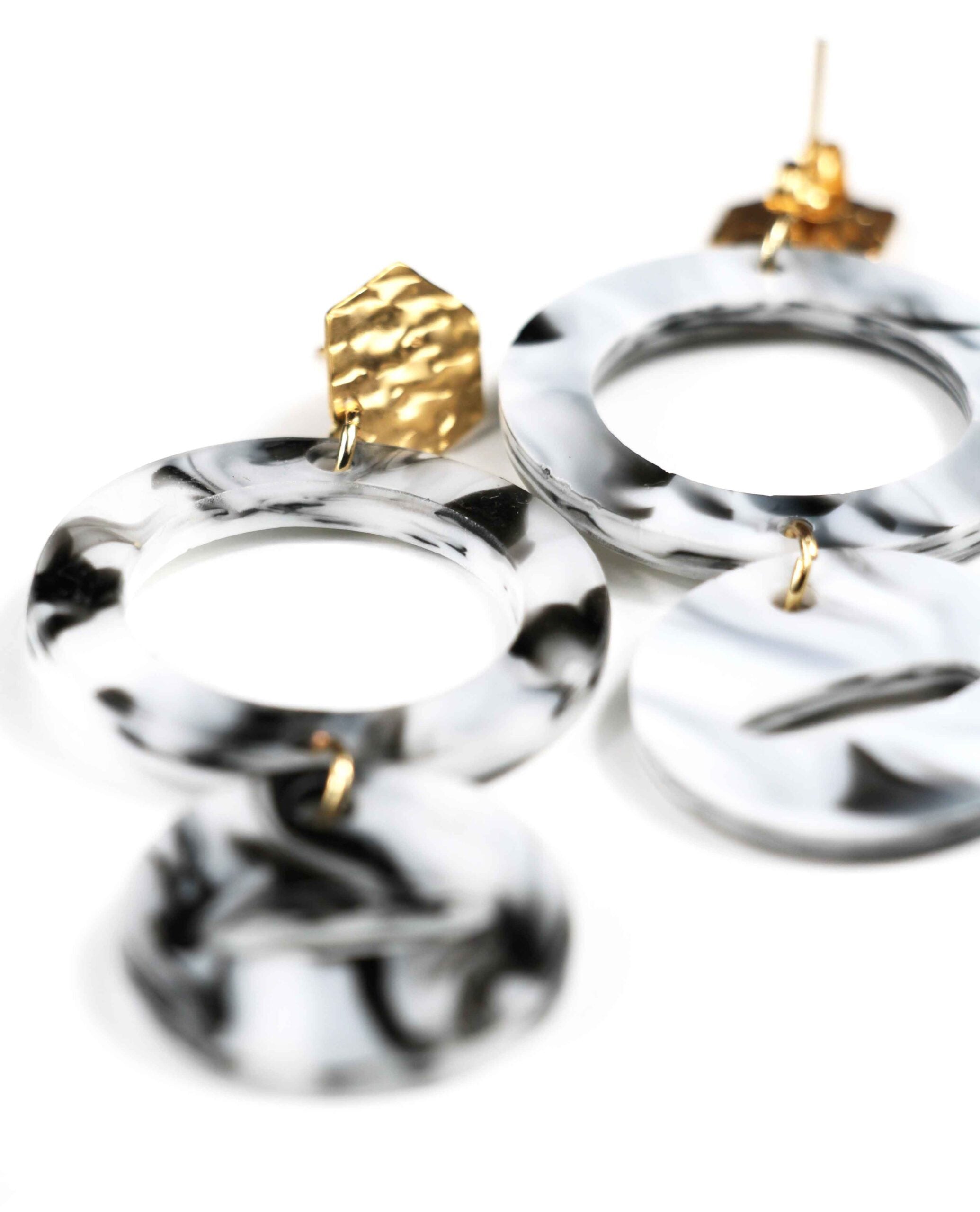 Aros Eclissi – Marmo Bianco, Nero & Oro