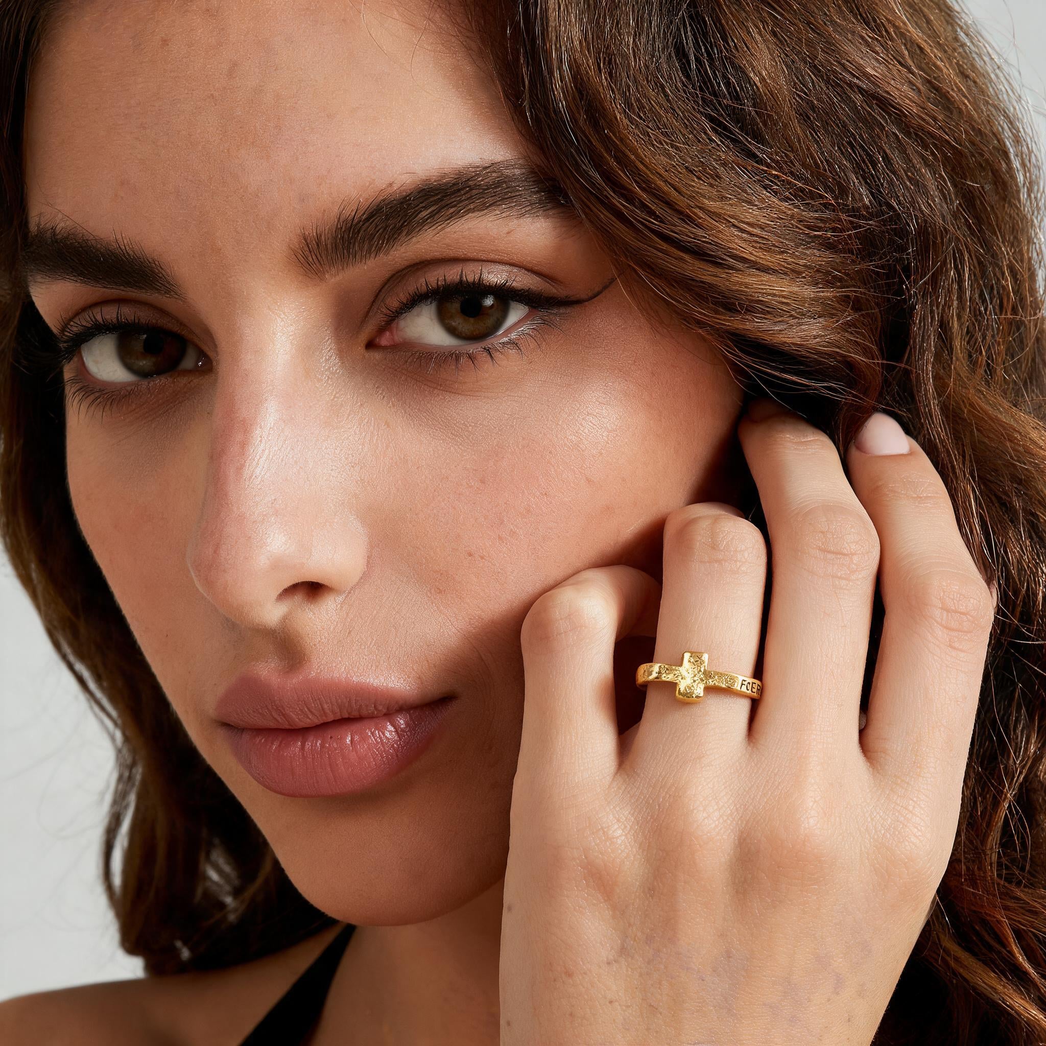 Anello "Croce Eterna" — Un simbolo che resta