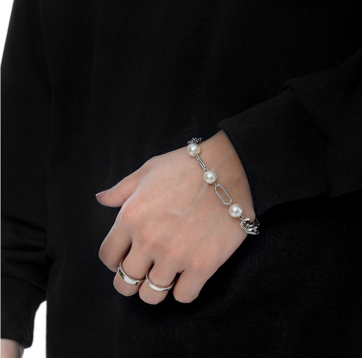 Eleganza Fusion: Il Bracciale Pearl Spliced Cuban