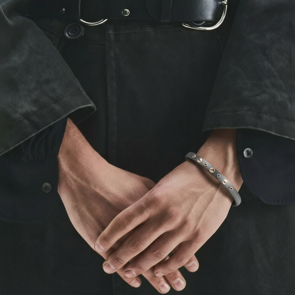 "Cintola Marina" – Bracciale Estellamare in titanio brunito con inserti oro rosa IP