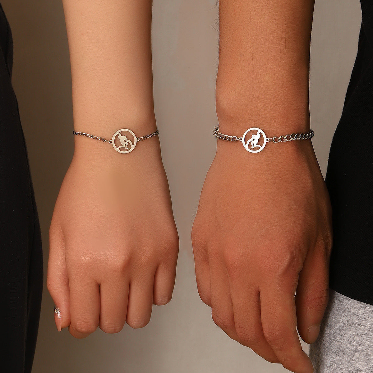 Minimalismo Elegante: Il Bracciale in Acciaio Inossidabile