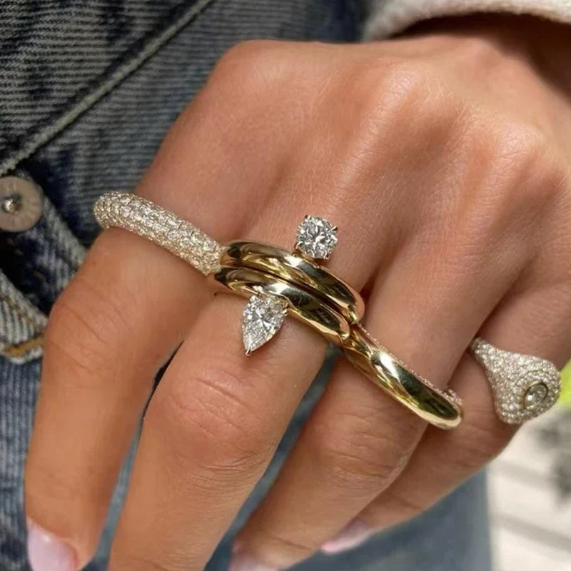 Anello Solitario a Goccia Incantata