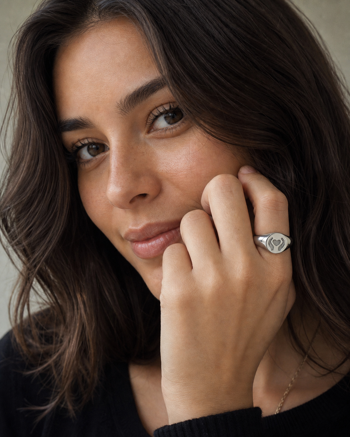 Un Cuore, Mille Sguardi — Anello Love Handheld